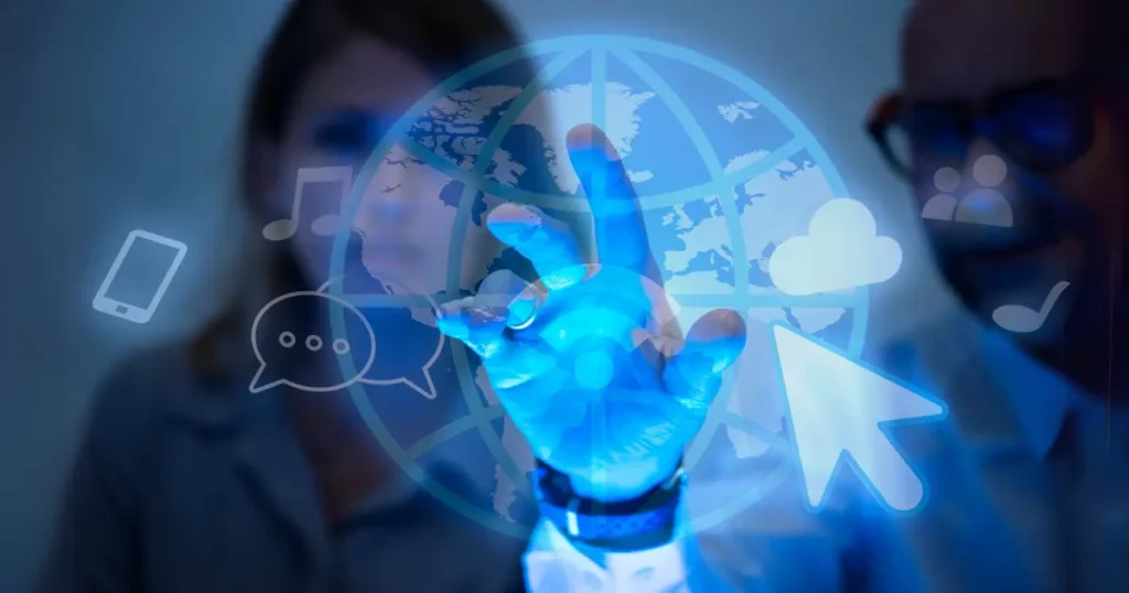 Pessoa interagindo com uma tela digital futurista, representando inovação e o potencial das franquias de tecnologia em um mercado em crescimento.